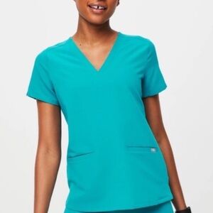 Figs Women's Casma 3 Pocket Scrub Top Short Sleeve V-Neck in Teal XS